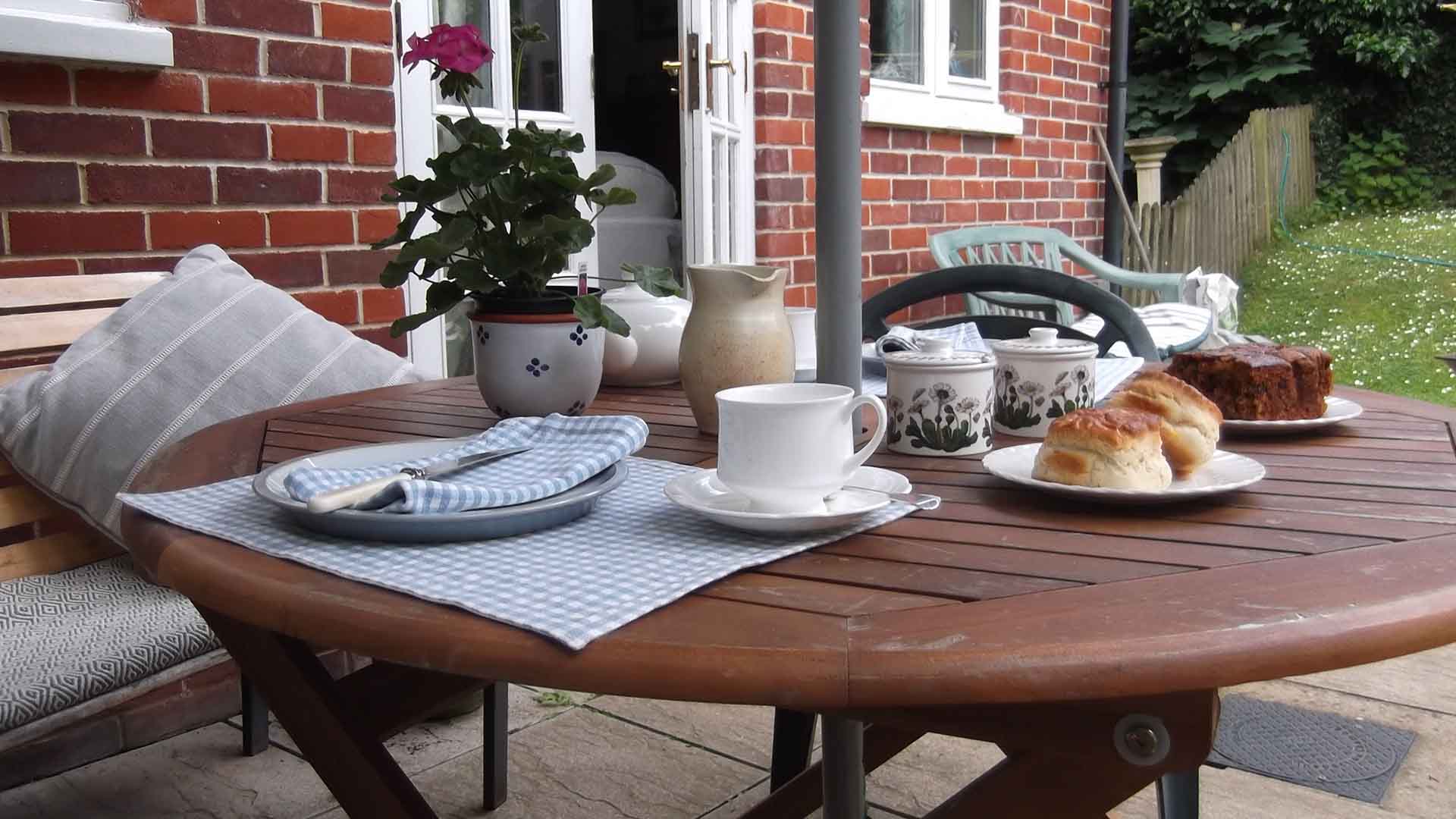 Outdoor Table Tea
